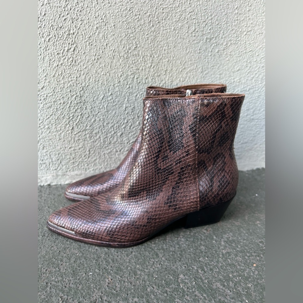 NWOB Dolce Vita Nonah Java Snake- Embossed Pointed Toe Ankle Boots Size 8